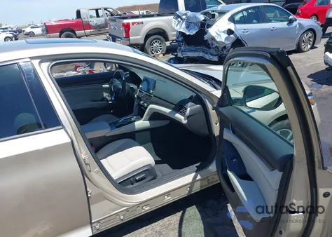 2019 Honda Accord Hybrid Touring from USA, damaged, VIN 1HGCV3F99KA006142